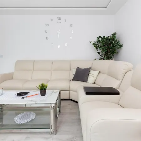 شقة Spacious & Bright Family In By Renters *