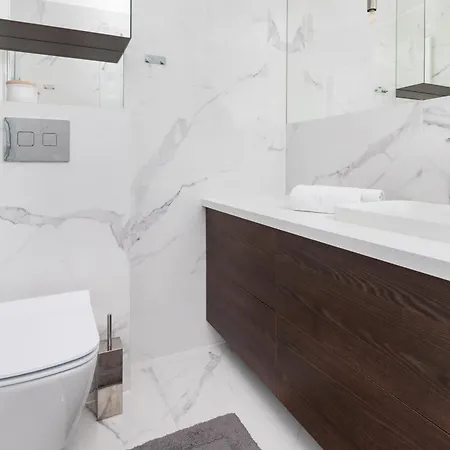 Spacious & Bright Family In By Renters *