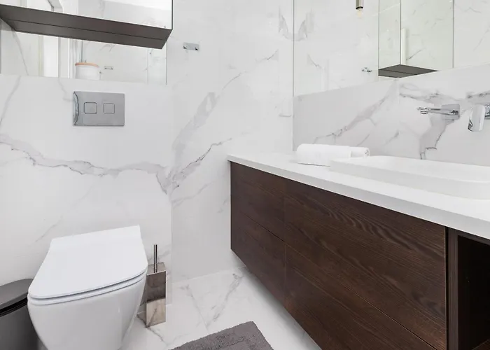 Spacious & Bright Family In By Renters *