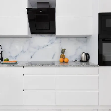 Spacious & Bright Family In By Renters